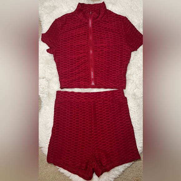 Red Textured Two-Piece Set - Picture 2 of 4